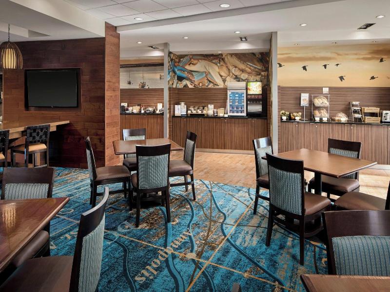 Fairfield Inn & Suites Easton image