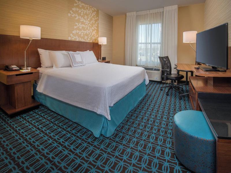Fairfield Inn & Suites Easton image