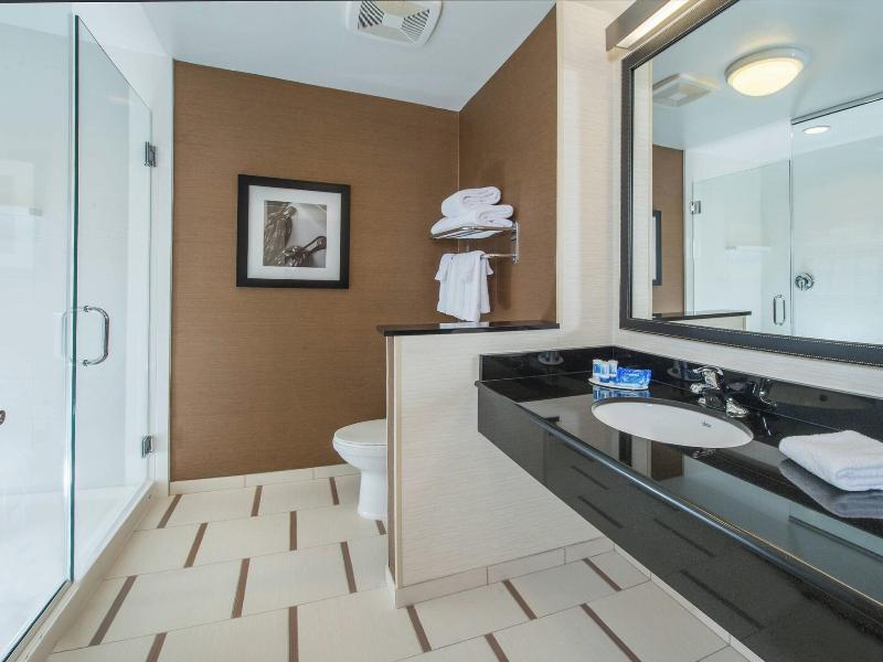 Fairfield Inn & Suites Easton image