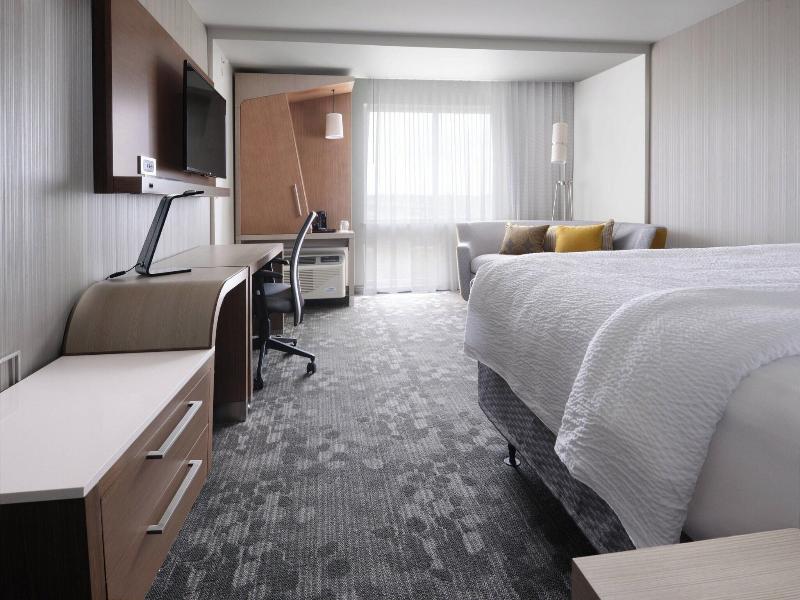 Courtyard by Marriott Dallas Plano/The Colony image