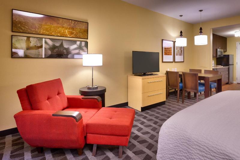 TownePlace Suites Dickinson image