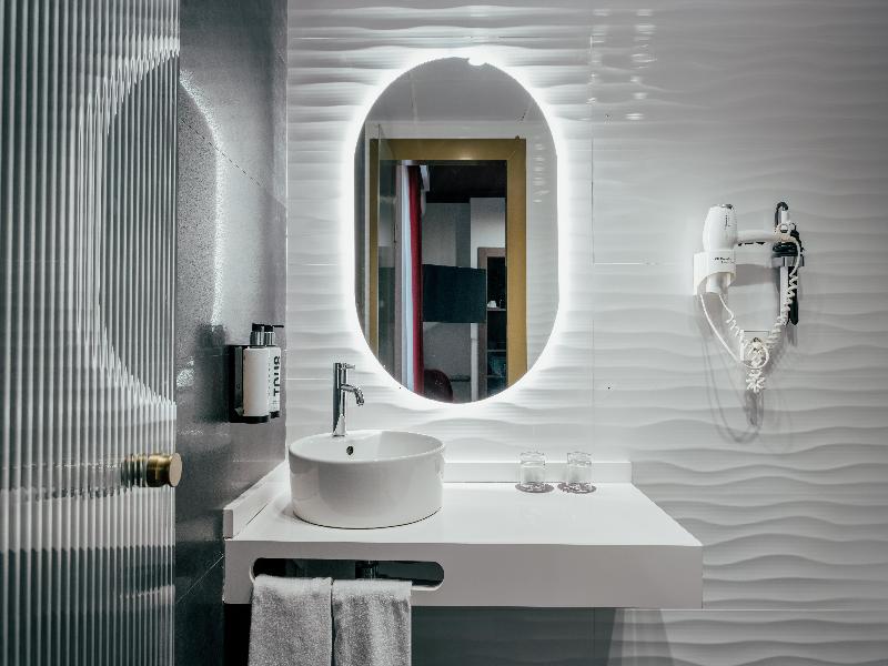 Hotel Cetina image