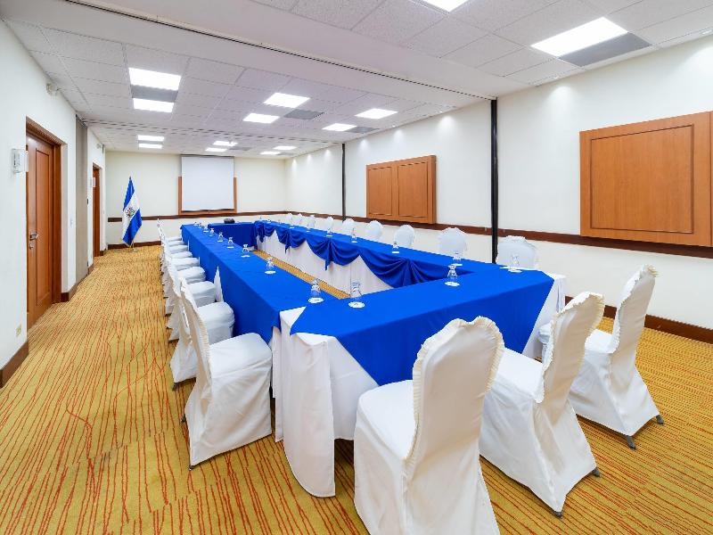Comfort Inn Real San Miguel image