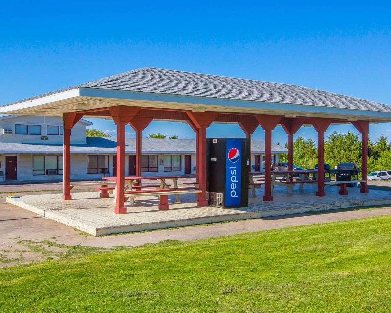 Econo Lodge Malone image