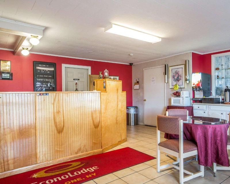 Econo Lodge Malone image