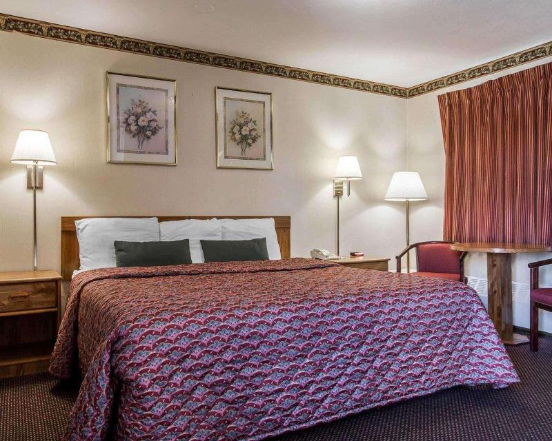 Econo Lodge Malone image