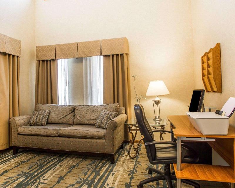 Comfort Inn Van Wert City image