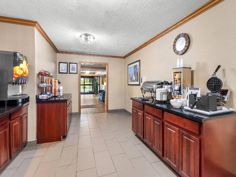 Comfort Inn Van Wert City image