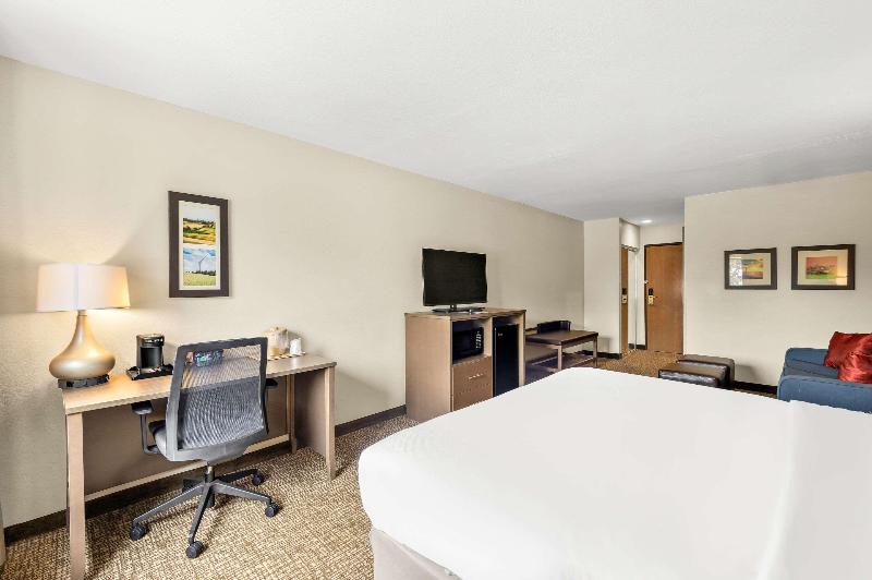 Comfort Inn Van Wert City image