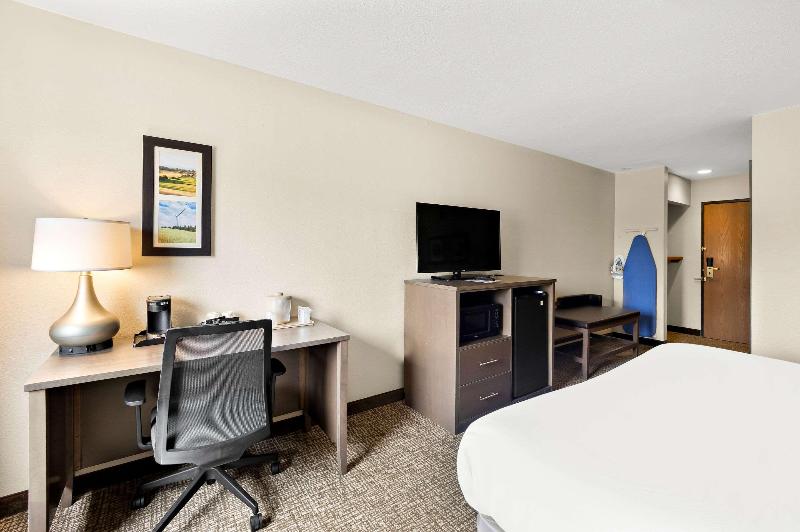 Comfort Inn Van Wert City image