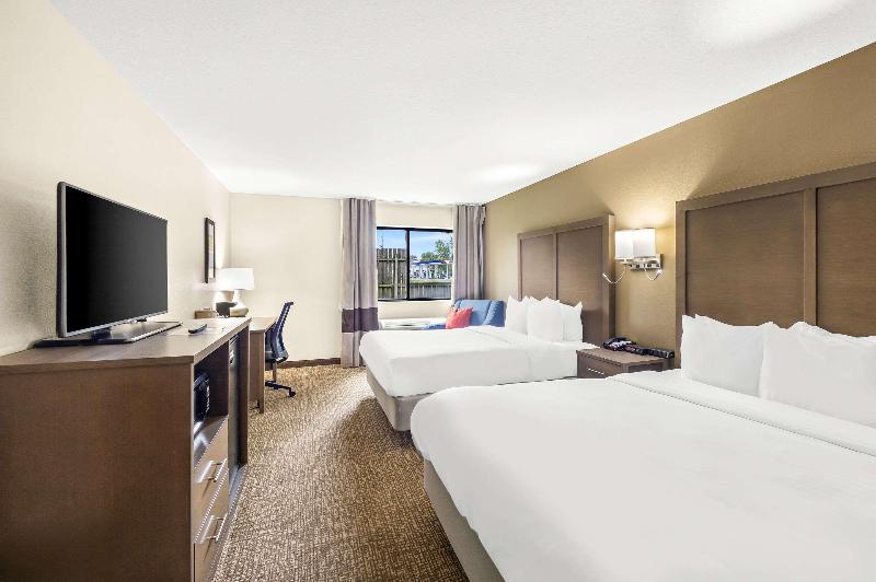 Comfort Inn Van Wert City image