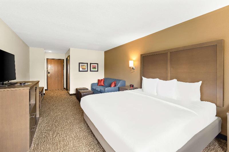 Comfort Inn Van Wert City image