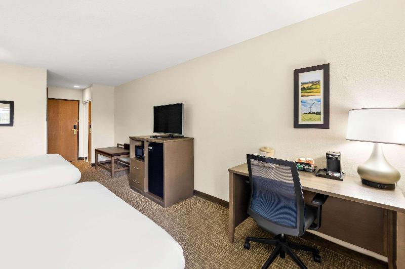 Comfort Inn Van Wert City image