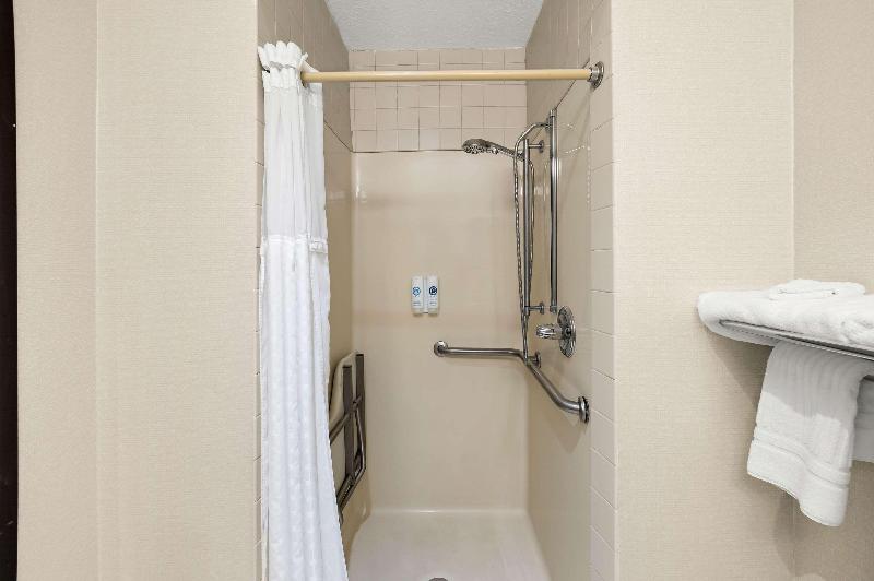 Comfort Inn Van Wert City image