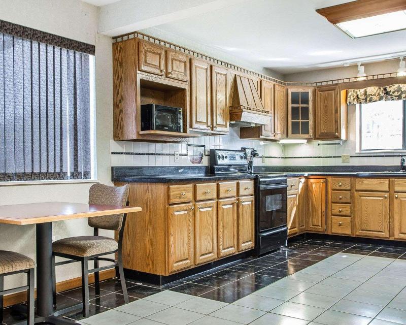 Comfort Inn Van Wert City image