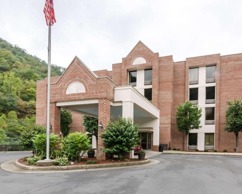 Comfort Inn Grundy image 7