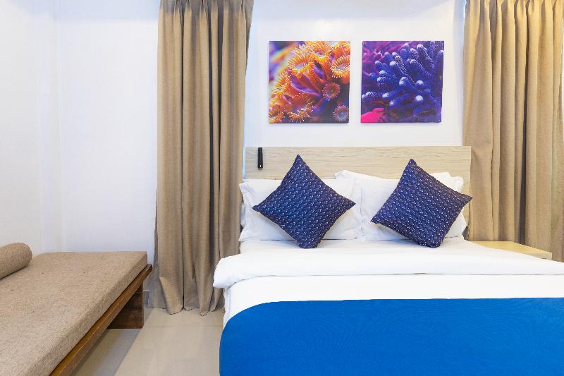 The White Harp Beach Hotel image