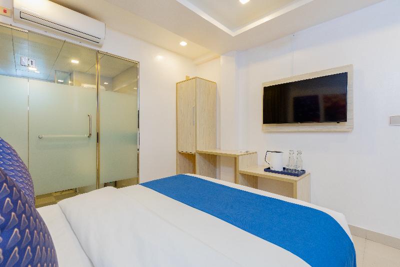 The White Harp Beach Hotel image