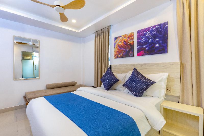 The White Harp Beach Hotel image