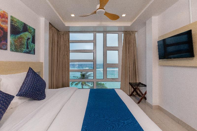 The White Harp Beach Hotel image