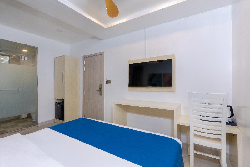 The White Harp Beach Hotel image