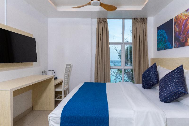 The White Harp Beach Hotel image