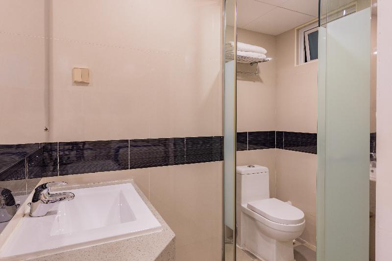 The White Harp Beach Hotel image
