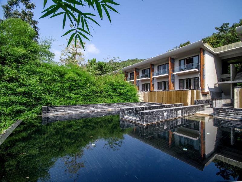 Veranda High Residence