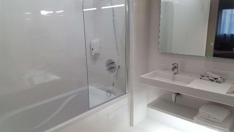 Brit Hotel Privilege Plerin image