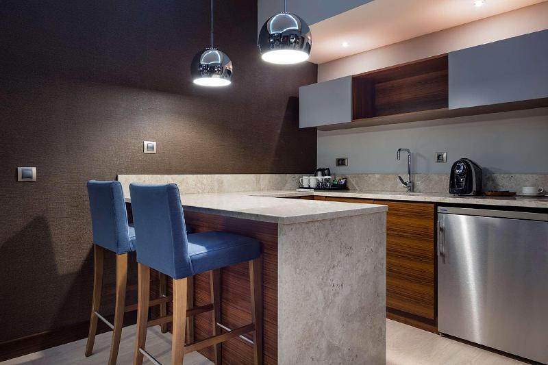 Hilton Garden Inn Izmir Bayrakli image