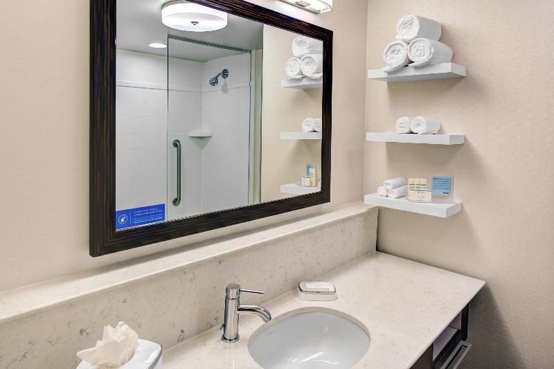 Hampton Inn & Suites by Hilton Atlanta Perimeter D image