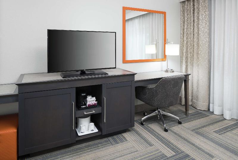 Hampton Inn & Suites by Hilton Atlanta Perimeter D image