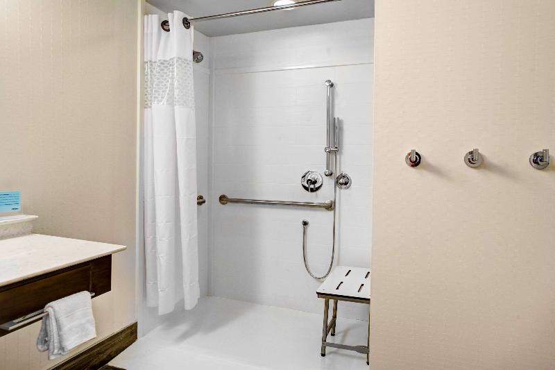 Hampton Inn & Suites by Hilton Atlanta Perimeter D image