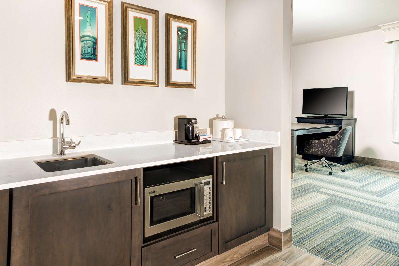 Hampton Inn & Suites by Hilton Atlanta Perimeter D image