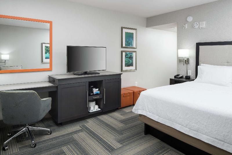 Hampton Inn & Suites by Hilton Atlanta Perimeter D image