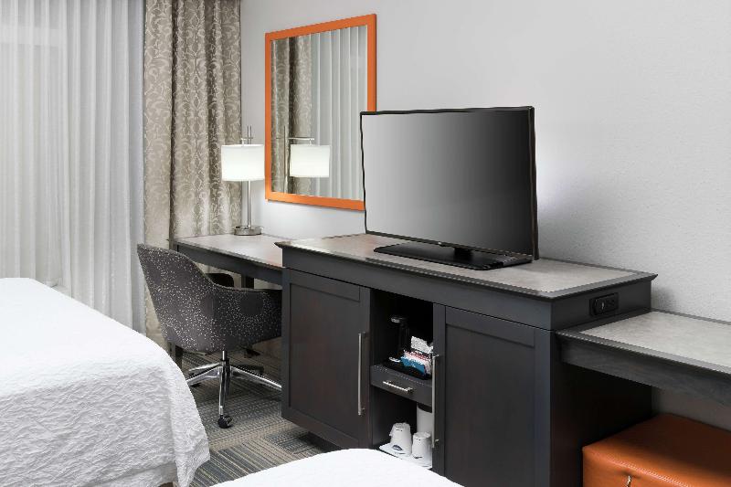 Hampton Inn & Suites by Hilton Atlanta Perimeter D image