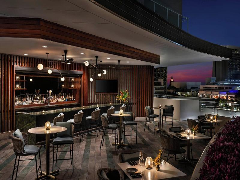 The Ritz-Carlton Residences, Waikiki Beach image