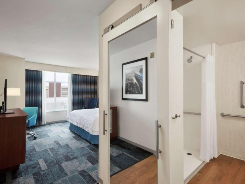 Hampton Inn & Suites Rosemont Chicago O'Hare image