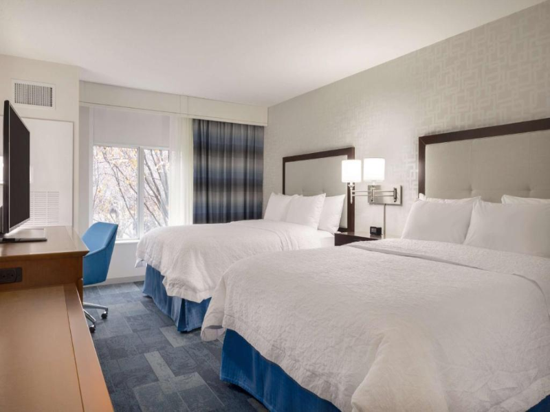 Hampton Inn & Suites Rosemont Chicago O'Hare image
