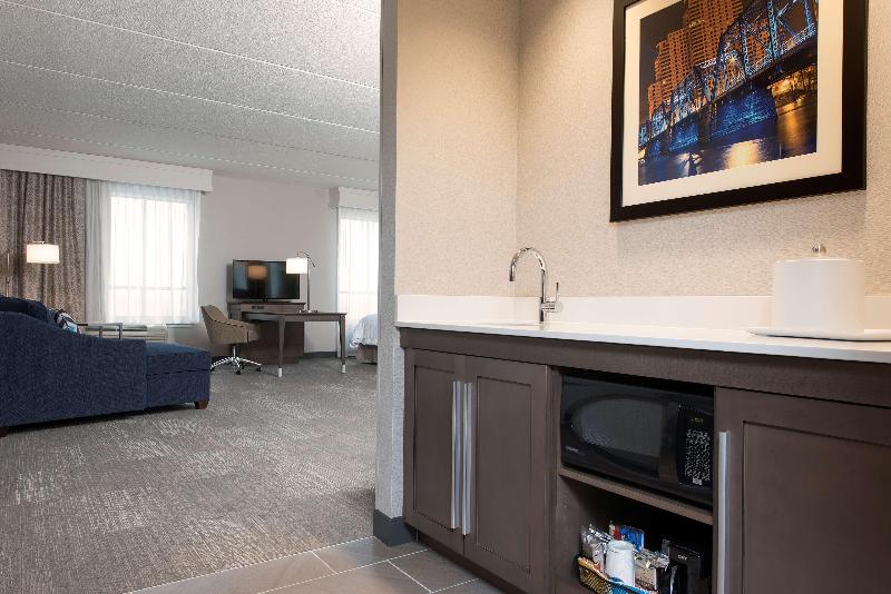 Hampton Inn & Suites Grand Rapids/Downtown, Mi image