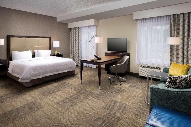 Hampton Inn & Suites By Hilton Falls Church image