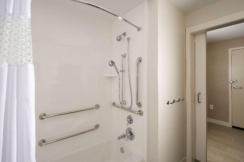 Hampton Inn & Suites By Hilton Falls Church image