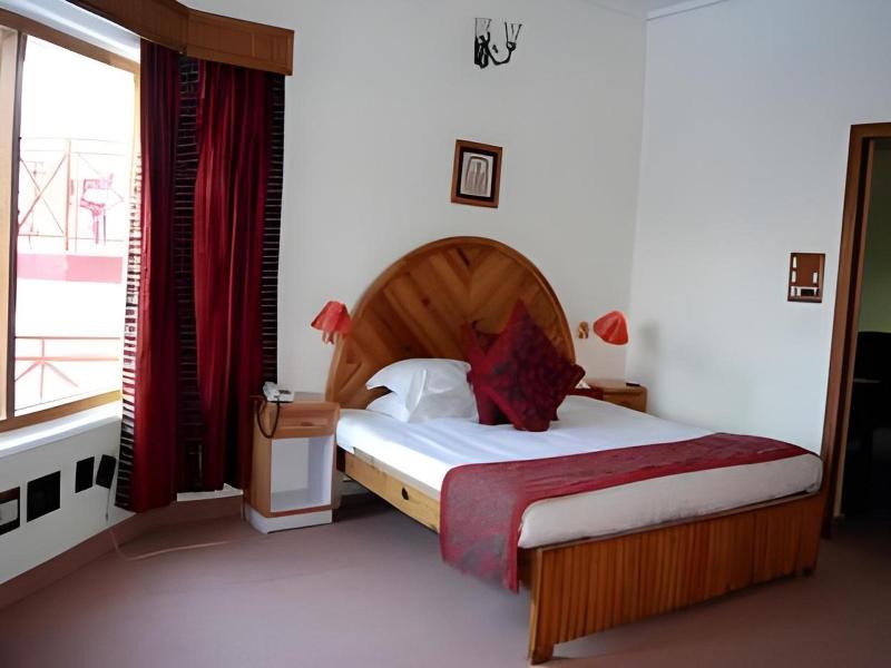 Clifftop Club image 4