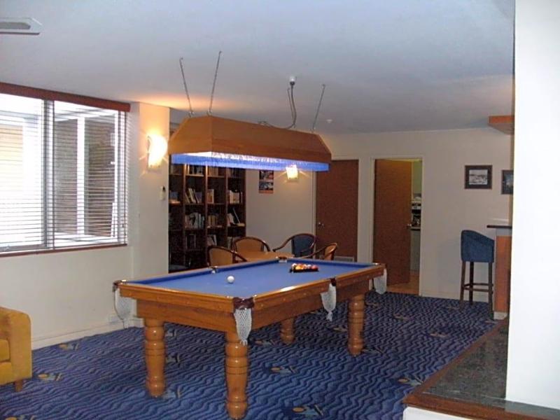 Mariner Shores Resort image