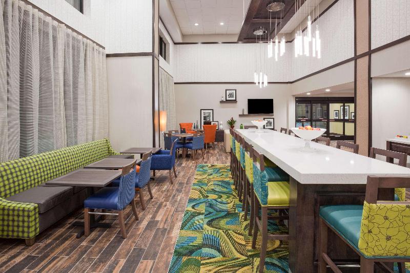 Hampton Inn & Suites Sioux City South image
