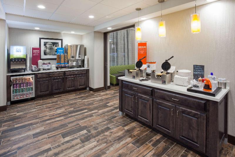 Hampton Inn & Suites Sioux City South image