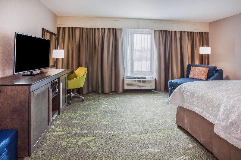 Hampton Inn & Suites Sioux City South image