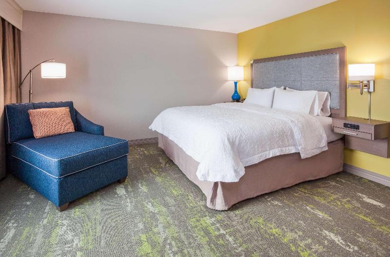 Hampton Inn & Suites Sioux City South image