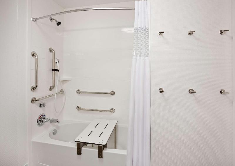 Hampton Inn & Suites Sioux City South image