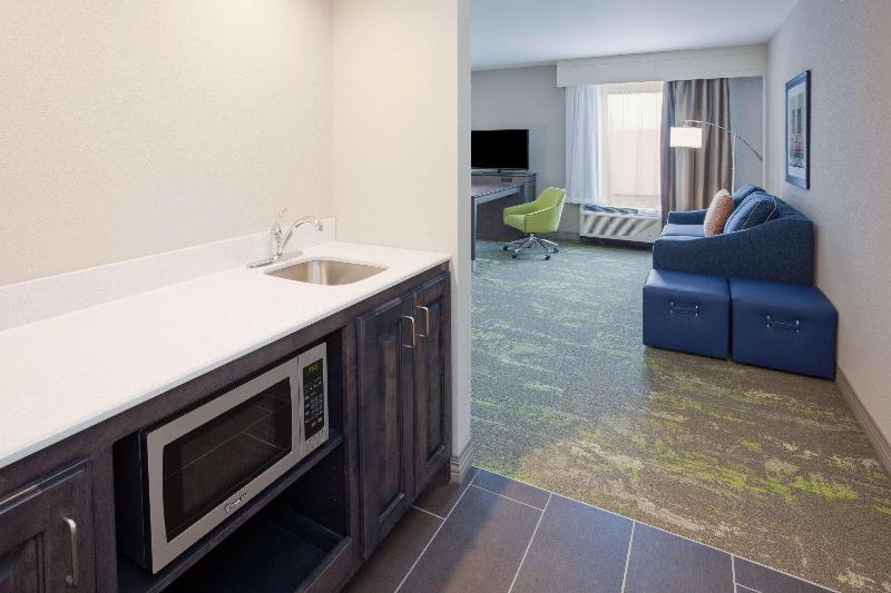 Hampton Inn & Suites Sioux City South image